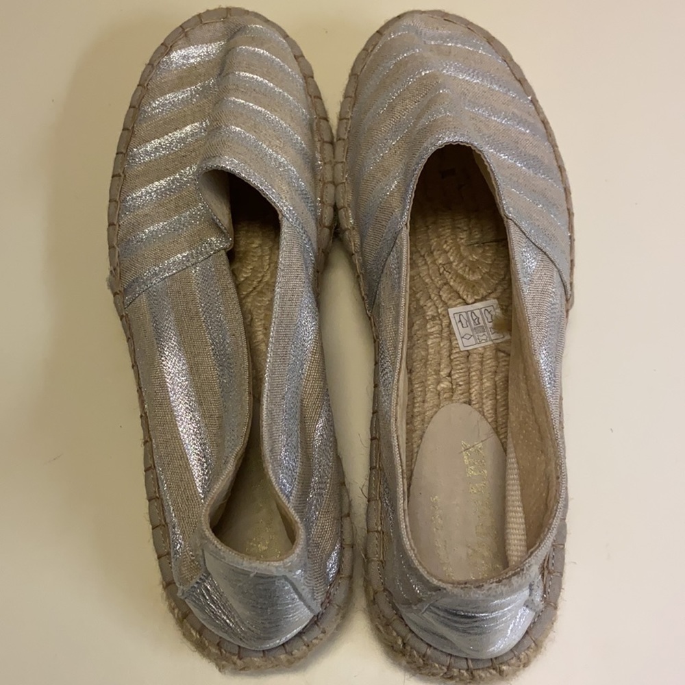Casa Hernaz Madrid Espadrilles metallic, silver strips, braided heel. - Picture 4 of 11